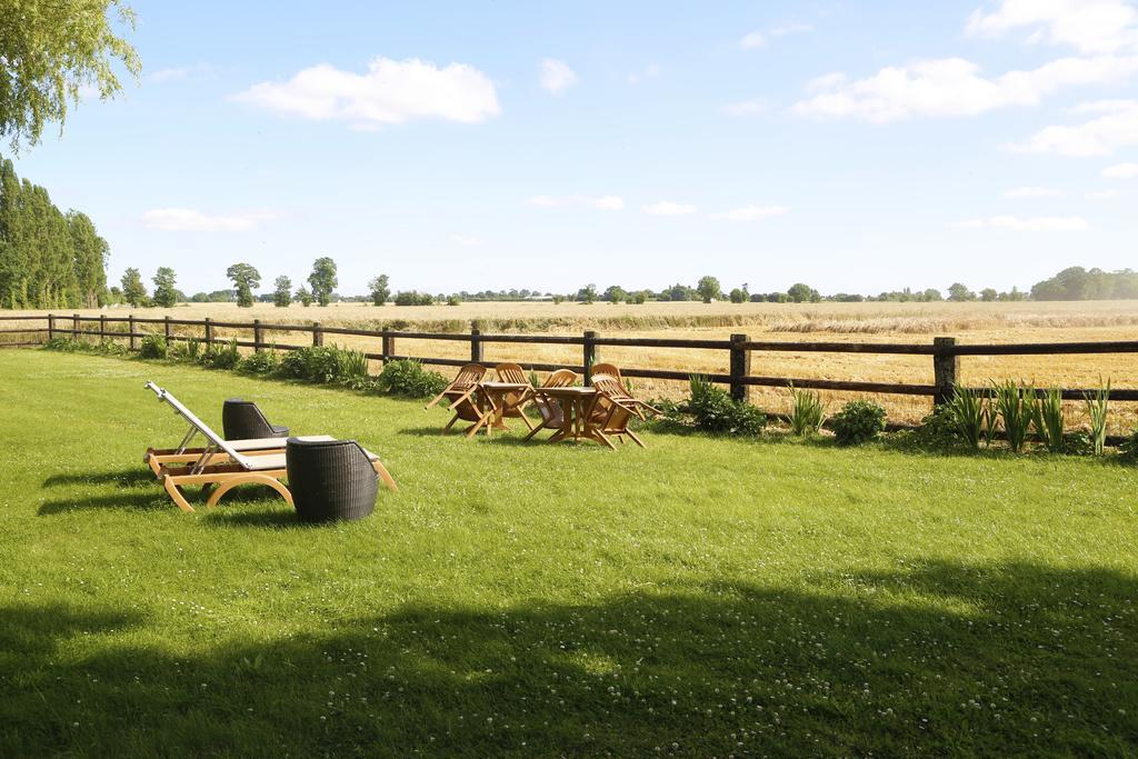Vila La Ferme De La Gronde Magny-en-Bessin Exteriér fotografie