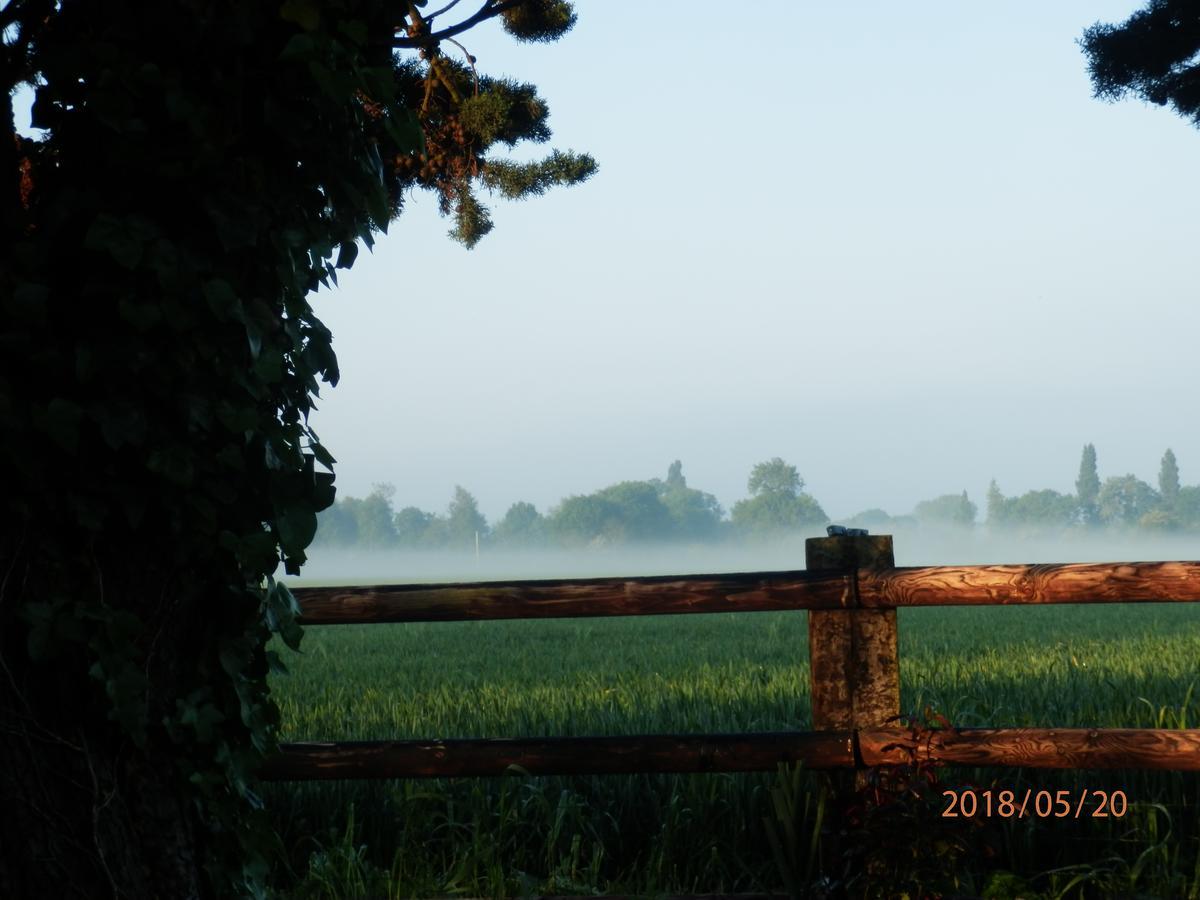 Vila La Ferme De La Gronde Magny-en-Bessin Exteriér fotografie