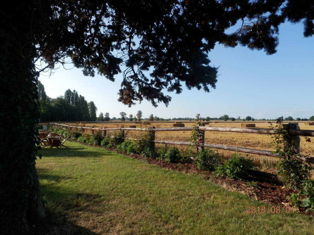 Vila La Ferme De La Gronde Magny-en-Bessin Exteriér fotografie
