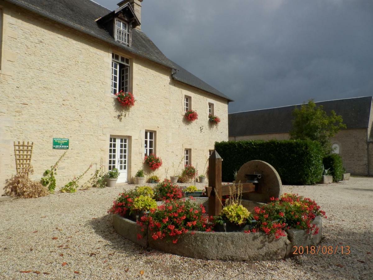Vila La Ferme De La Gronde Magny-en-Bessin Exteriér fotografie